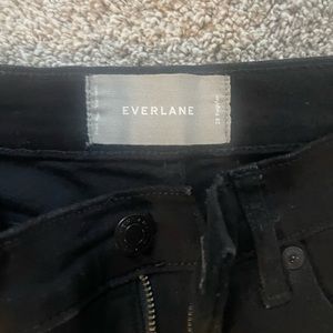 Everlane size 28 black skinny jeans